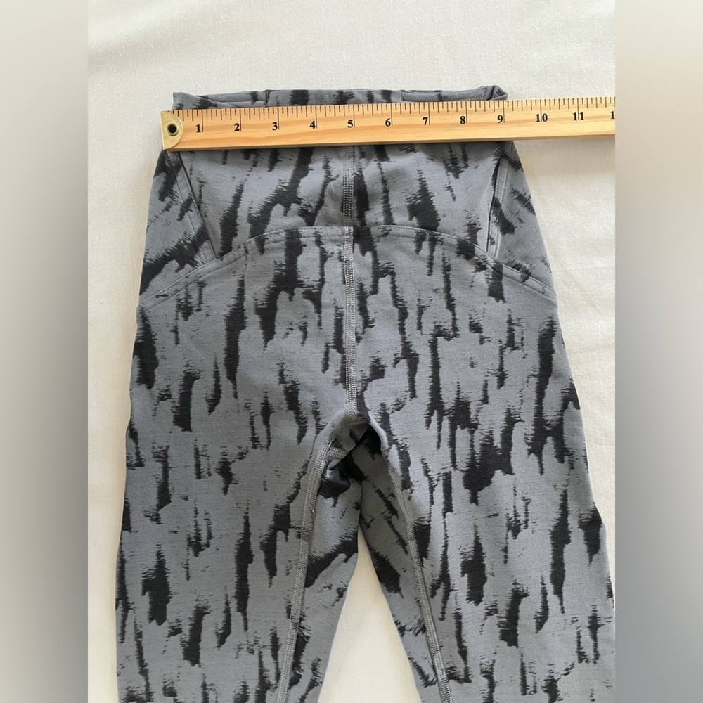 Lululemon InStill High-Rise Tight 25" Size 0 3D Camo Jacquard Asphalt Gray Black - Picture 14 of 16